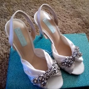 Betsy Johnson "Blue" Heels, White Satin, Size 7.5 NWT